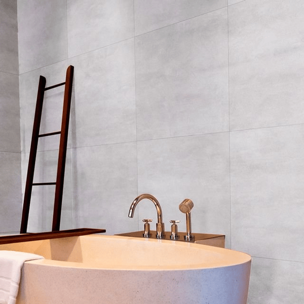 Porcelanato Delta 63x63 Madrid Plata Acetinado: a peça